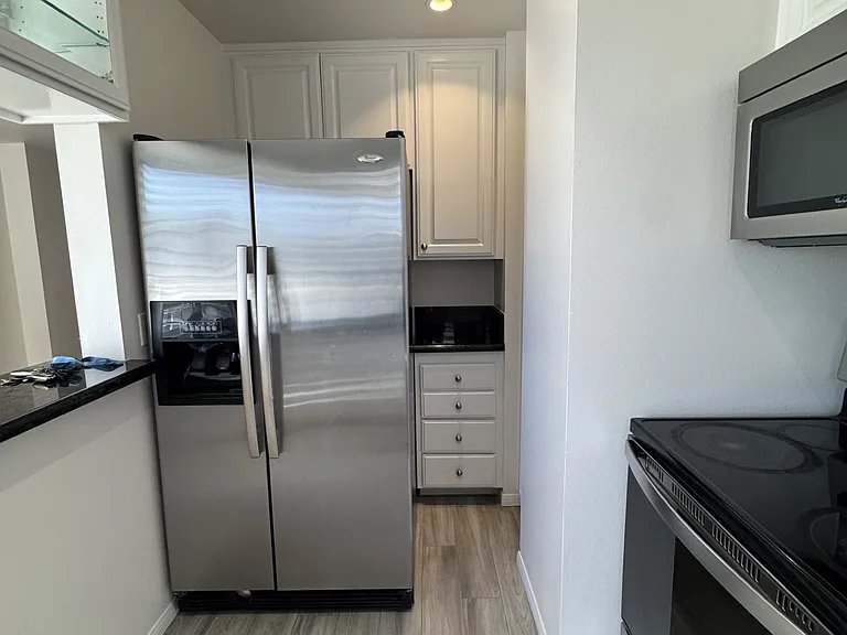 10747 Wilshire Blvd #603 — Photo 2