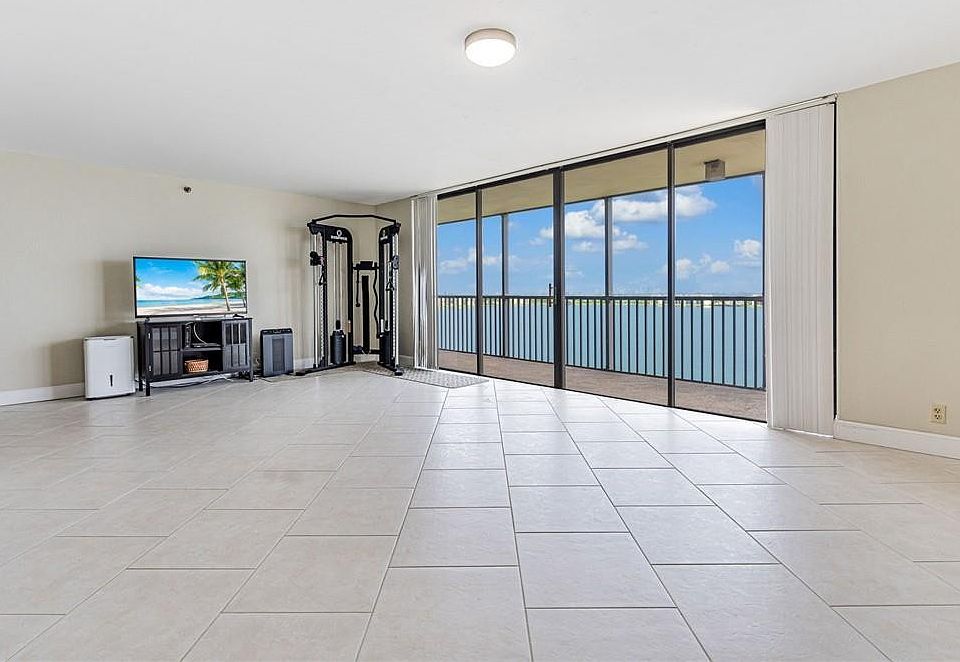 1st image of 105 Lake Emerald Drive #616