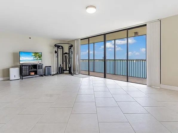 105 Lake Emerald Drive #616, Oakland Park, FL 33309