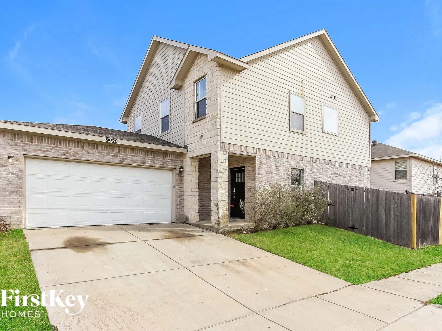 3 bed, 2.5 bath, 1836 sqft, $2,070 — Photo 2