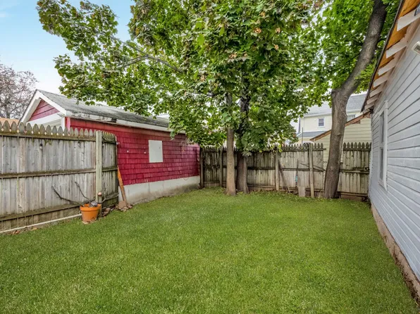 91-15 Vanderveer Street image 19 of 23