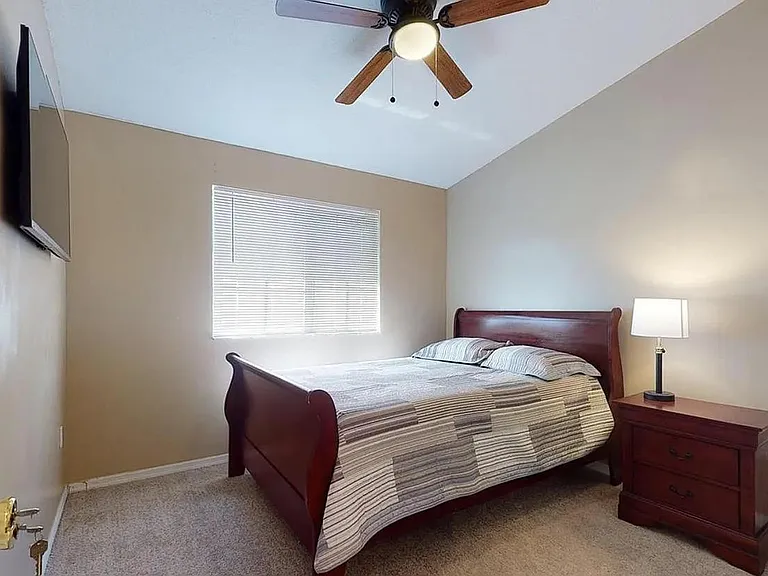 2921 SE 13th Rd #204 — Photo 5