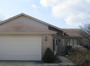 512 E Walnut St, Peotone, IL 60468
