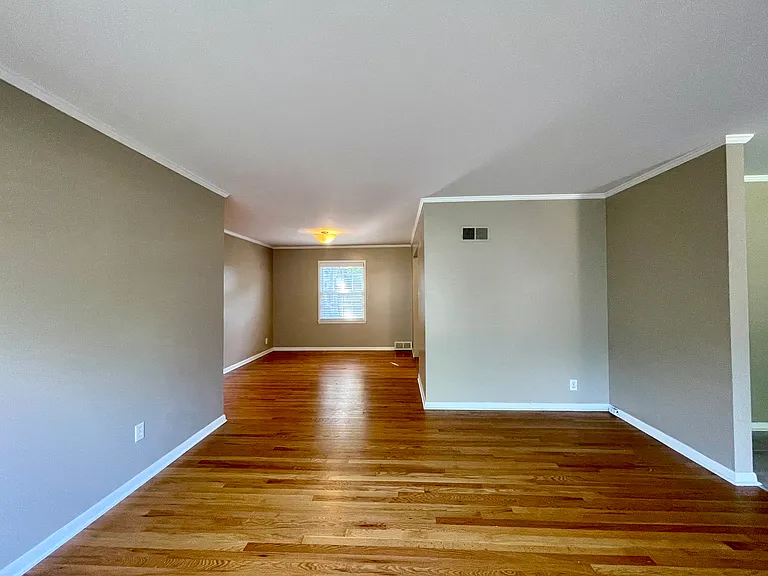 6340 Milhaven Dr — Photo 10