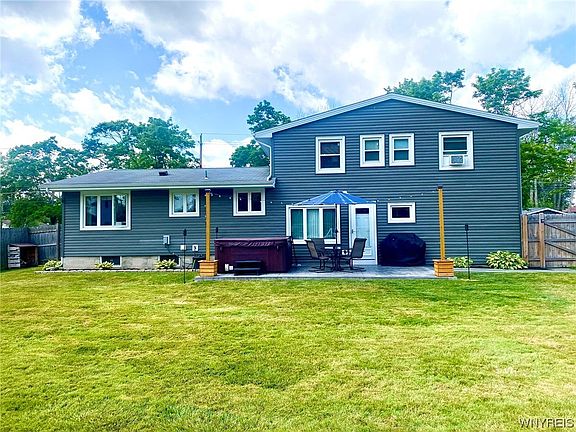 5th image of 79 Roosevelt Dr