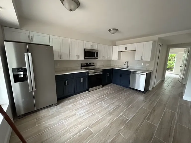 1555 Blue Point Ave — Photo 1