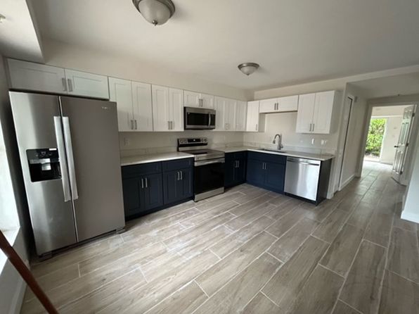 1555 Blue Point Ave APT 3