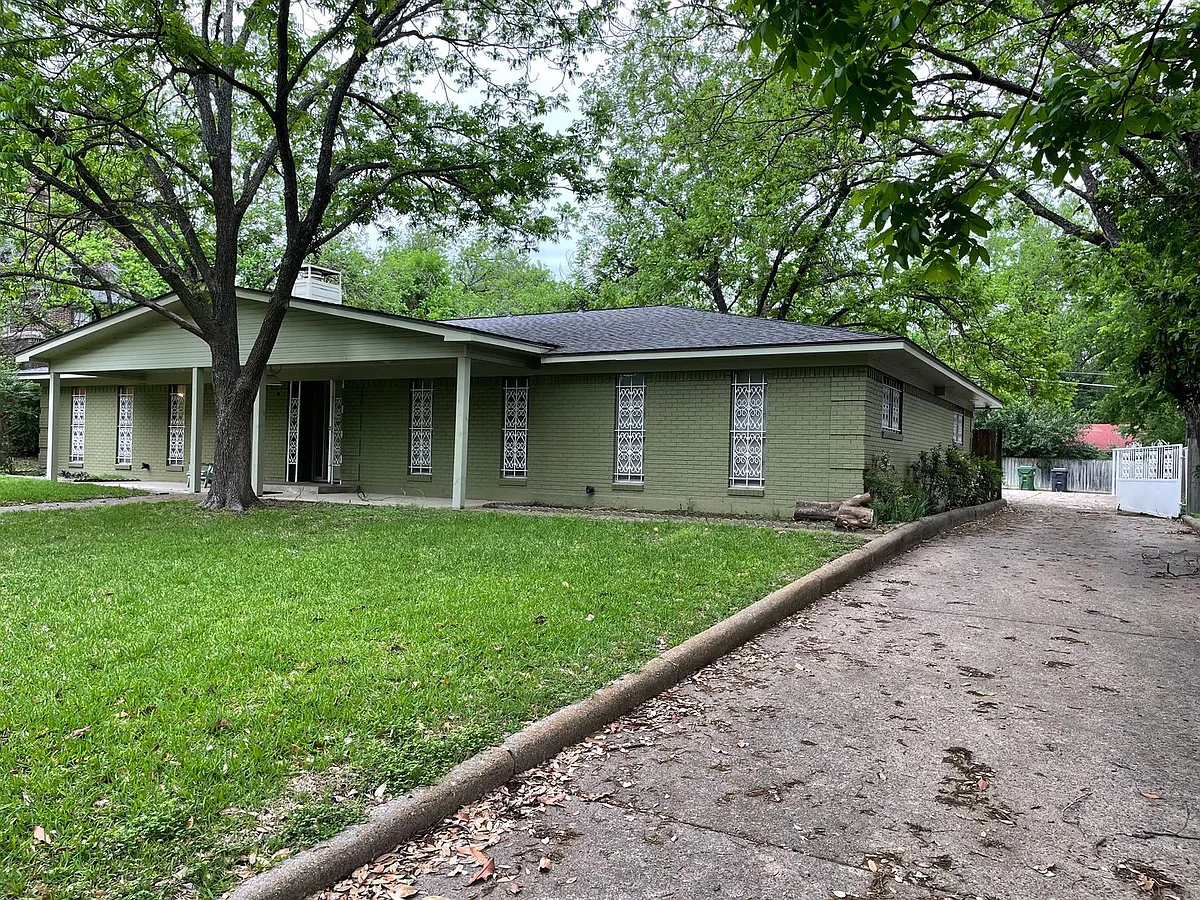 Building Photo - 3701 Austin Ave