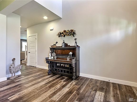 2nd image of 14407 Parkview Ct E