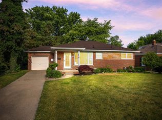25951 Little Mack Ave, Saint Clair Shores, MI 48081