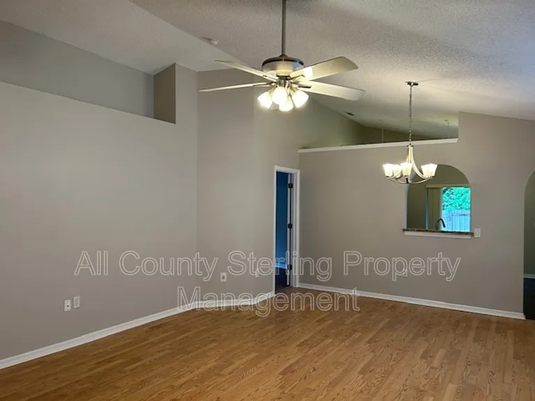 158 Gleason Cv — Photo 4