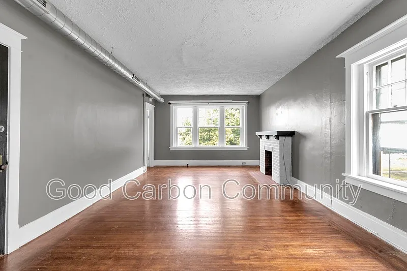 3 bed, 1.0 bath, $1,395 — Photo 2
