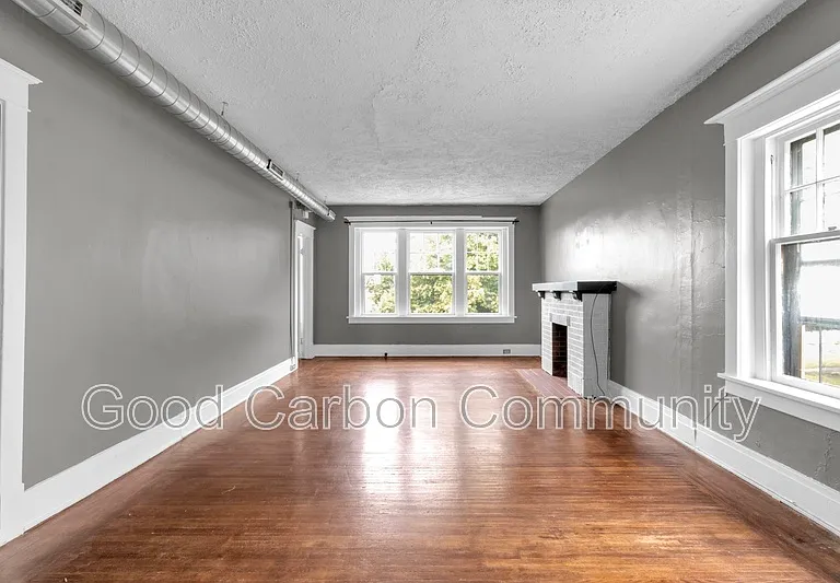 81 Saranac Ave #UPPER — Photo 2