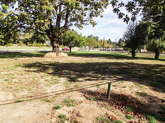4th image of 1053 NW West Thornton Lake Dr NW