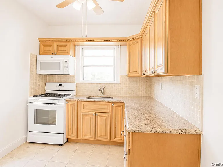 15 W Walnut St — Photo 16