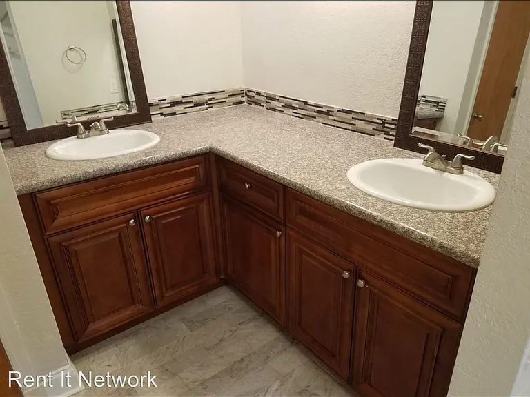 2205 Cypress Point Dr E — Photo 15
