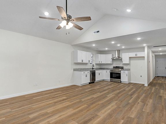 5th image of 1113 E Smith Street