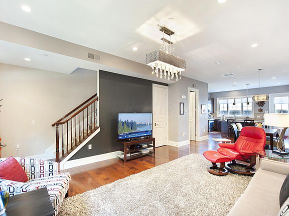 4th image of 248 E Gay St #Townhouse 33