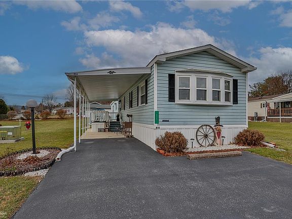3rd image of 11 Stacey Dr