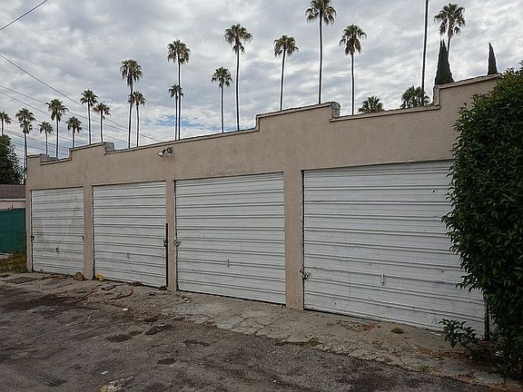 3rd image of 5611 Cimarron St