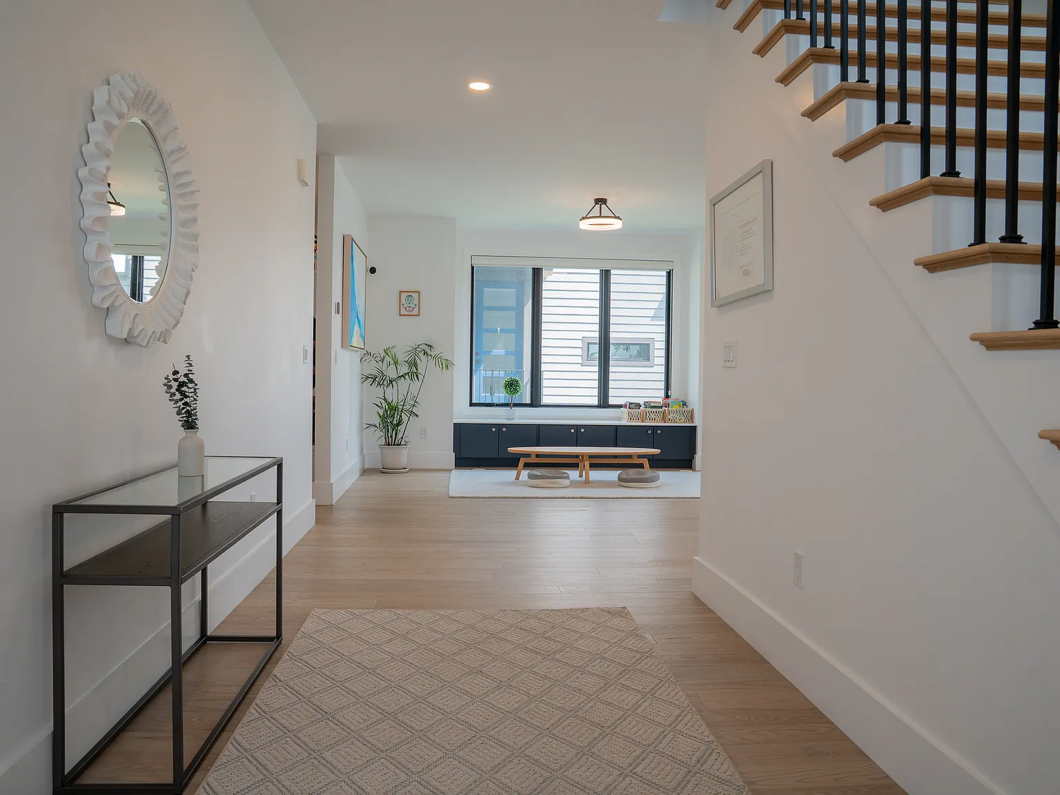 4 bed, 4104 sqft, $10,500 — Photo 2