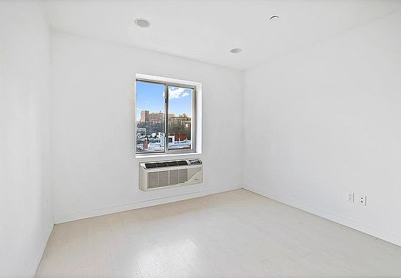 5th image of 371 W 126th St APT 2A