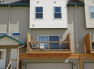 208 NE Chalet Ln, Ankeny, IA 50021