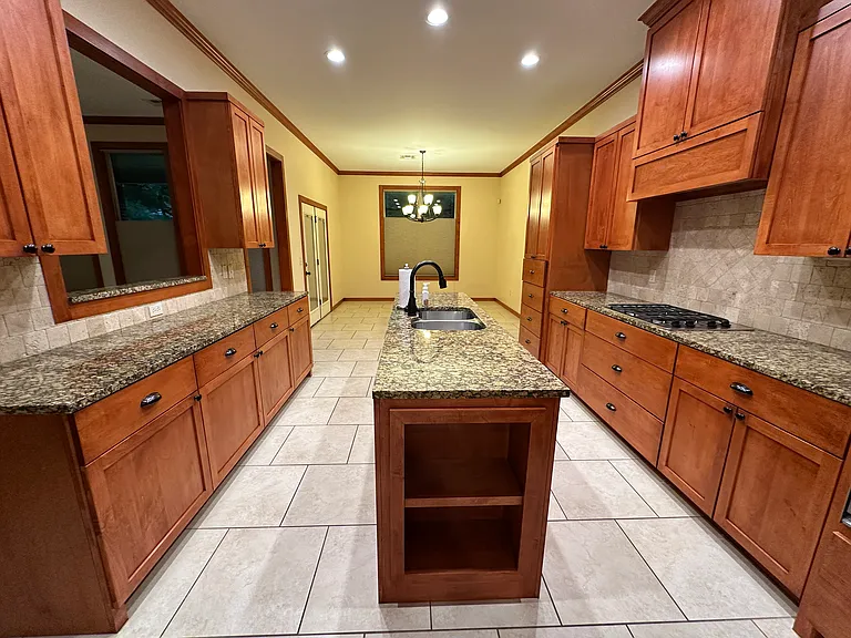 2709 Belmont Dr — Photo 8