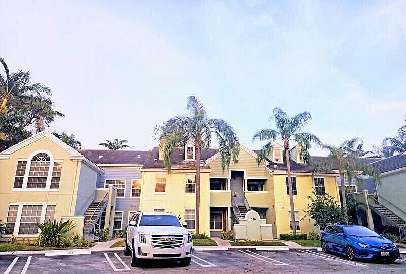 1st image of 1020 Crystal Way #F
