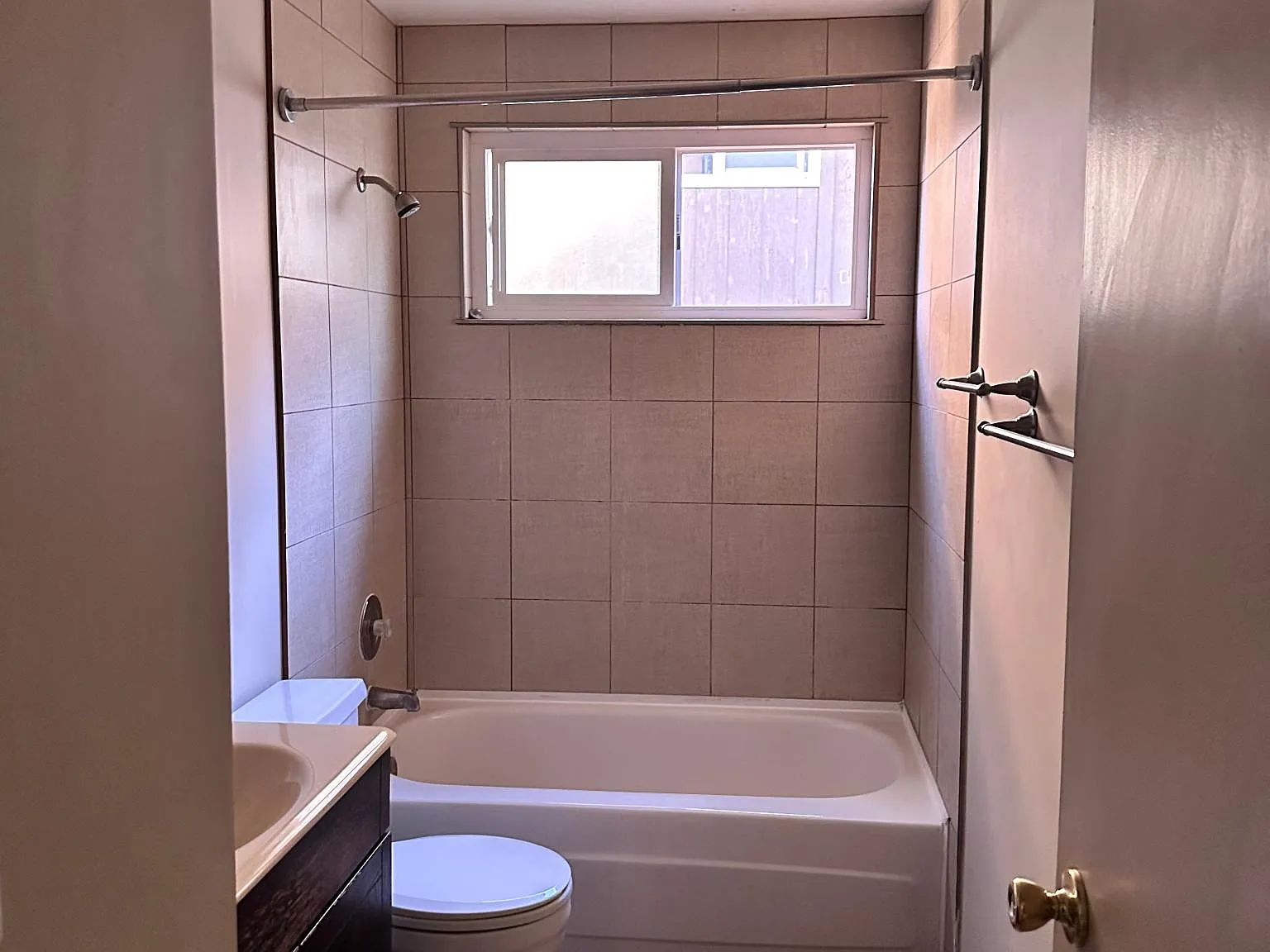 1925 W 7th Ave — Photo 2