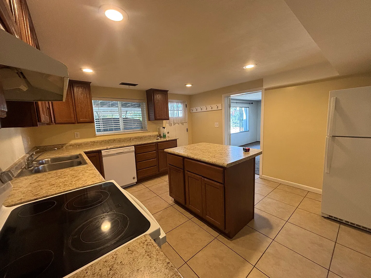 4160 S Highland Dr — Photo 2