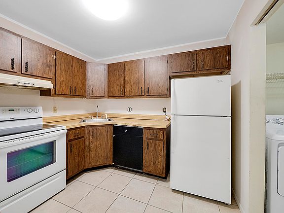 4th image of 5960 Whispering Pine Way APT D-2