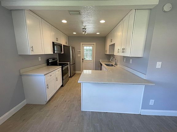 2nd image of 902 W Virginia Ave