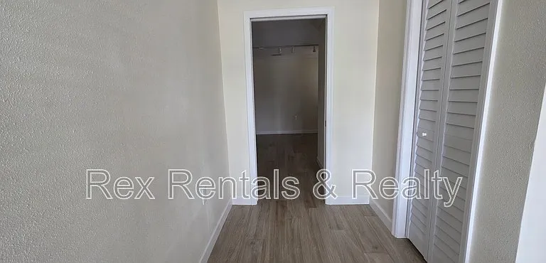4095 14th St NE — Photo 3