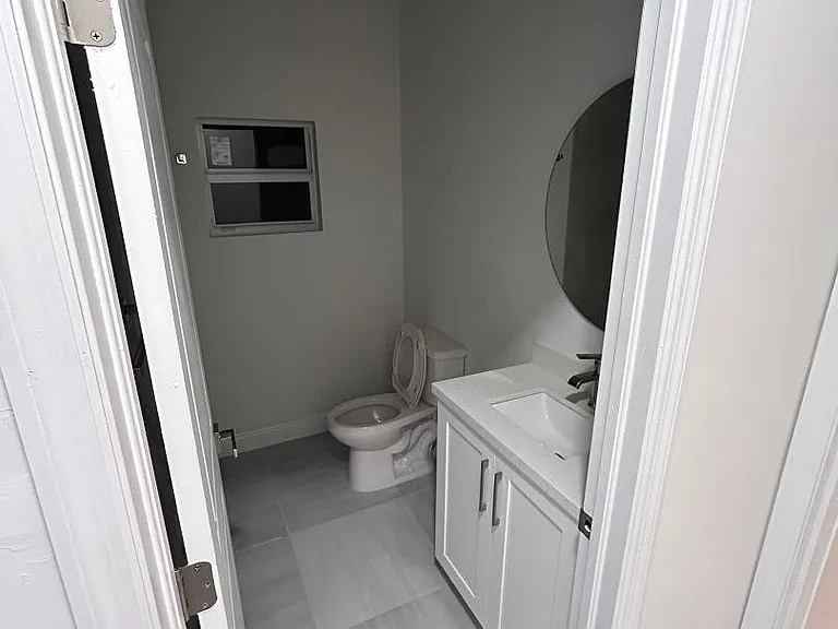 Unit Photo
