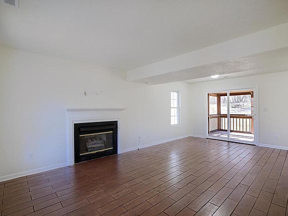 3rd image of 5475 Crany Creek Dr