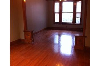 3326 N Clark St, Chicago, IL 60657