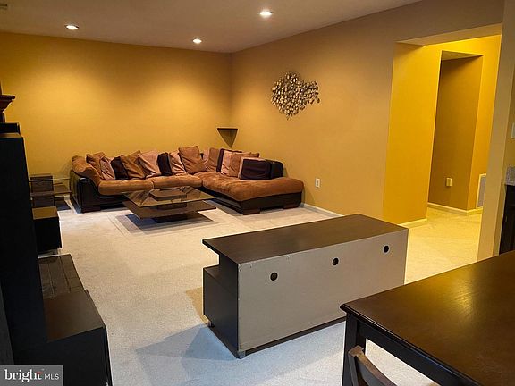 4th image of 10239 Aspen Willow Dr