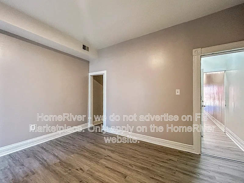 2 bed, 1.0 bath, 739 sqft, $1,250 — Photo 3