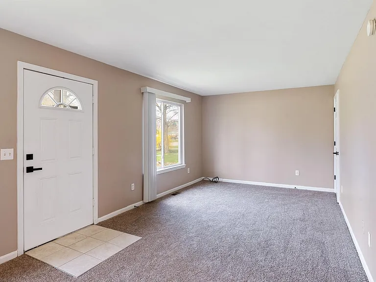 3260 Sashabaw Rd — Photo 18