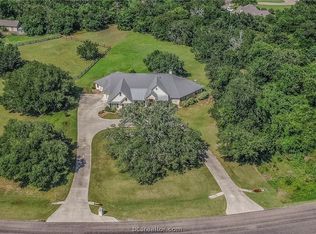 17463 Saddle Creek Dr, College Station, TX 77845