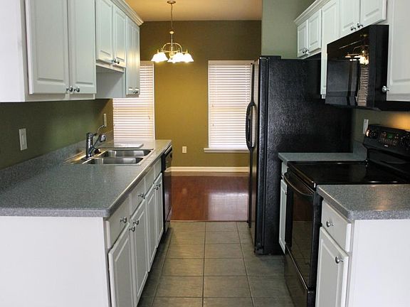 5th image of 1172 Stephens St SE #1172