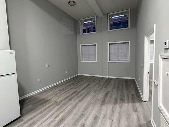 4th image of 194 21st Ave #1