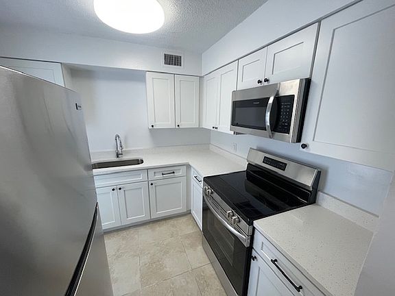 4th image of 230 Danube Ave APT 105