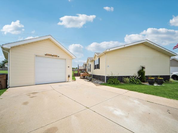 108 N Hawthorn Dr