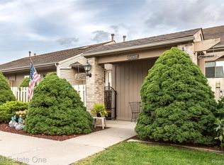 62511 Raleigh Ct #5, South Lyon, MI 48178