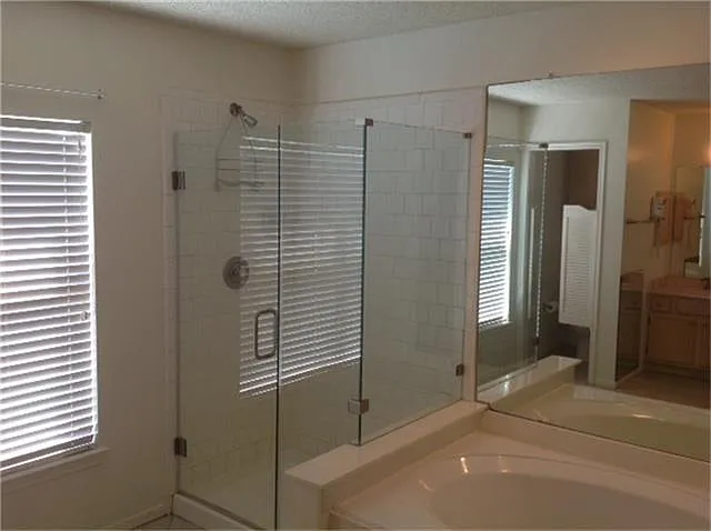 3901 Spring Garden Dr — Photo 8