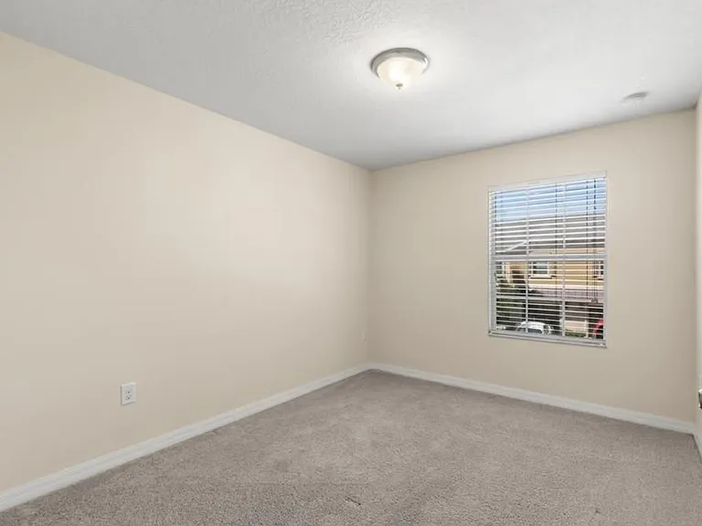11854 Greengate Dr — Photo 8