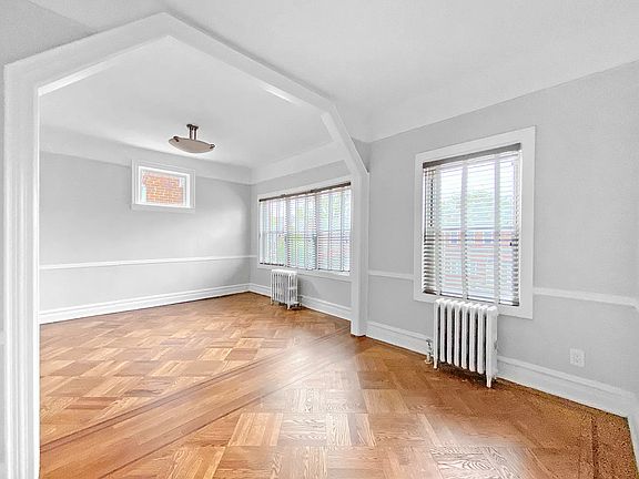 5th image of 2532 97th St