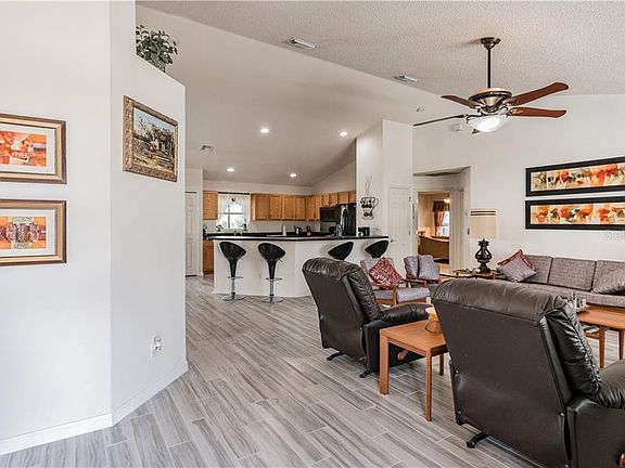 4th image of 1029 Heather Glen Dr